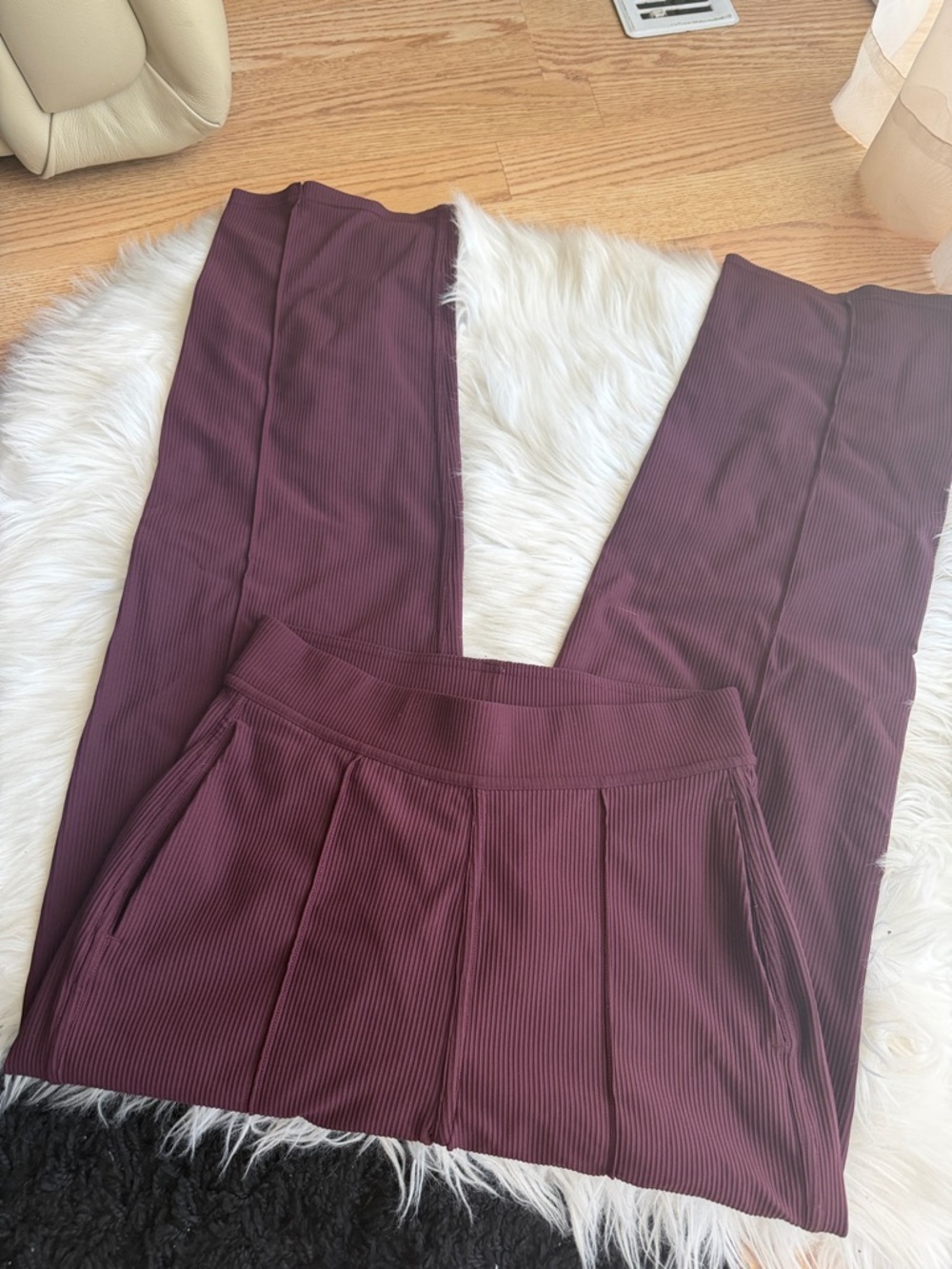 LULULEMON Ribbed Wide-Leg Pants in burgundy - Picture 2 of 3